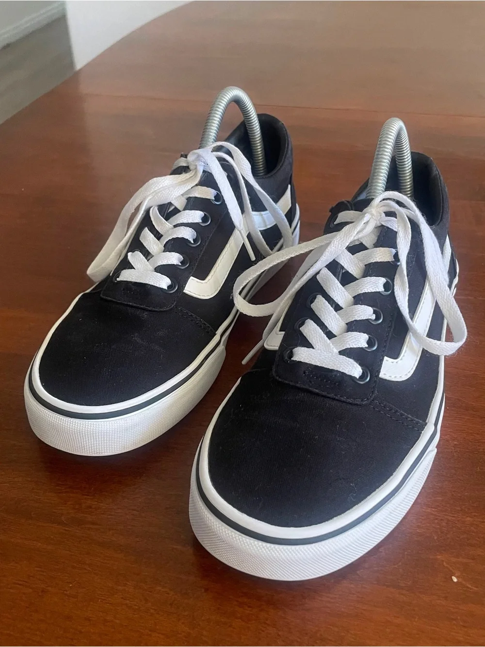 VANS Old Skool Men's Black/White Low Top Lace-Up Sneakers Solid Women’s 9.5